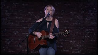 BOSS VE-8 Acoustic Singer demo performed by Laura Davidson