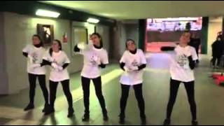 Luce in LIS di Elisa."Stazioni di Natale" coreogra
