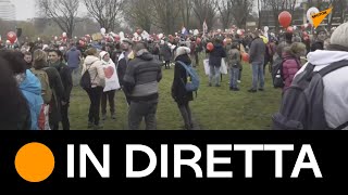 Paesi Bassi: proteste contro il lockdown parziale