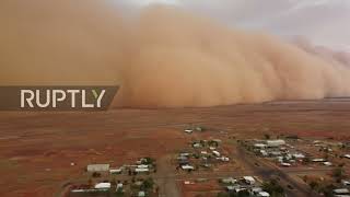 Australia: Massive dust storm sweeps outback town in Queensland *DRONE FOOTAGE*