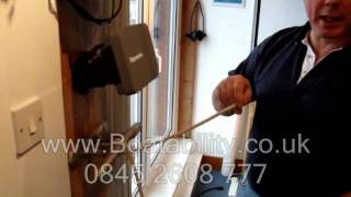 How To Tie A Round Turn and Two Half Hitches - Seamanship Skills, Competent Crew
