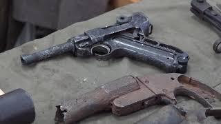 Выставка найденного оружия и личных вещей найденных на раскопках  // Юрий Гагарин