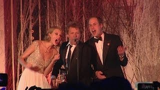 Hoàng tử William hát rock cùng Bon Jovi