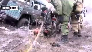 Ополченцы ДНР издеваются над ранеными