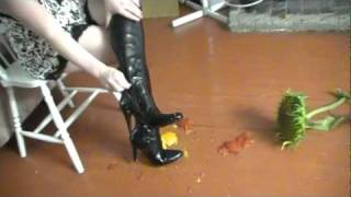 boots and barefoot crush food n sunflower