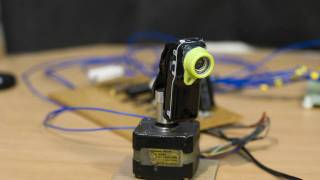 Schrittmotor ATmega8 gesteuert.