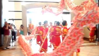 DRAGON DANCE IN SWISSOTEL MERCHANT COURT
