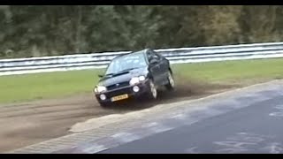 Nordschleife Touristenfahrten Lotus Elise & Subaru WRX slipping too fast into the meadow 25.08.2002