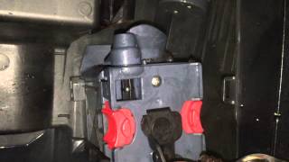 Кофемашина DeLonghi ESAM 4000.B гадит