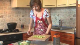 Салат из курицы с сельдереем и маком
