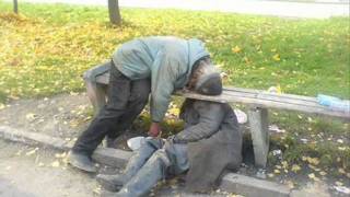Cocoli -Eu beu ca sa ma raslaghesc