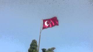 Korkma, sönmez bu şafaklarda yüzen al sancak