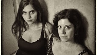 Kalantzo ~ ΑΓΑΠΑΤΕ ΑΠΑΤΑΤΕ feat. Nefeli F. & Manto P.
