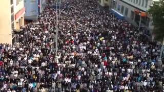 Тысячи мусульман молятся в Москве   Thousands of muslims pray in Moscow