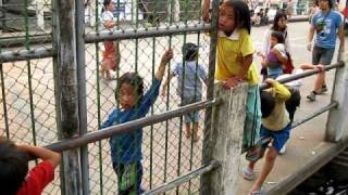 Birmese children in Mae Sai 1