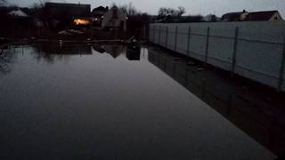 Искусственный водоем! Вода с берегов!