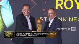 Royke Tumilaar Raih ‘Lifetime Achievement Award In Banking Industry’