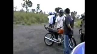 Andando com uma roda em Taubate