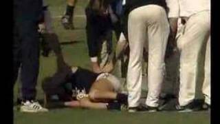 Dean Wallis takes out Mil Hanna - 1993 GF