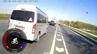 велосипед против машин в потоке