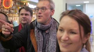 "Энергичный" Транссиб встречает Репина. Флэшмоб в аэропорту Толмачево