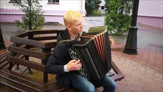 Если вам грустно, включите этот ролик и спойте с музыкантом!!!