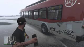 Blowing up a bus with 25 sticky bombs (GTA 5 GAMEPLAY)
