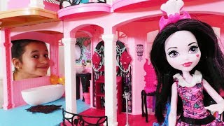 Дракулаура переезжает в новый дом! Видео для девочек