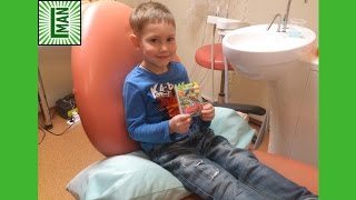 Ребенку лечат зубы.? The child is treated teeth for children