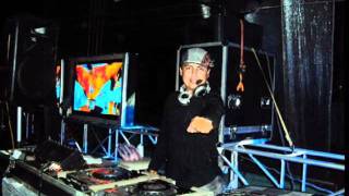 SKETCH PRODUCCION 2005-DJ MAG 01/04