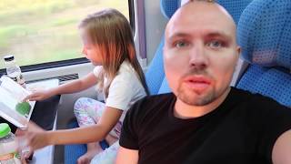 Мы ПЕРЕЕЗЖАЕМ в ДРУГУЮ СТРАНУ !!! Влог Куда Отдаем ВСЕ ИГРУШКИ ?? Николь !! Пока ЭРИК !!