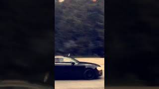 Lausbub schießt Feuerwerk aus Audi A5