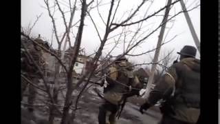 Война видео Украина Донбас Хроника войны Ополченцы Бои в Углегорске 18+ YouTube