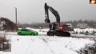 Мазда vs экскаватор    прикол декабрь 2017