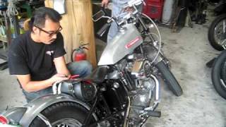 1977、Harley Davidson ，アイアン、　ＸＬＣＨ１０００オイル交換へ、、、、