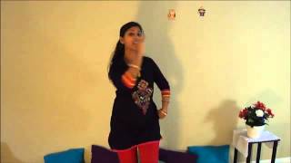 Watch Abhi Swarna M. Chandra learn Expression Class with Saroj Khan