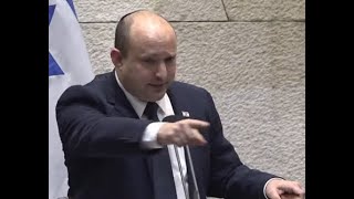 Чем выше лезет обезьяна, тем лучше виден её зад...