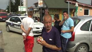 PENZIONERI U D. ORAHOVICI BLOKIRALI PUT 12.08.2014.