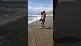 Triple Amputee Linda Olson Goes to the Beach0190A275 FF39 4952 839E 22EAD1BCEFC5 TRIM