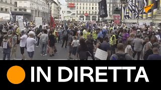 Parigi: continuano proteste contro Green Pass