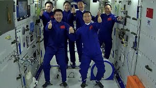 Shenzhou-15 hatch opening