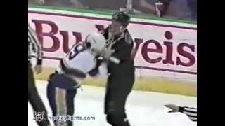 Brendan Shanahan vs Mark Tinordi Apr 12, 1992