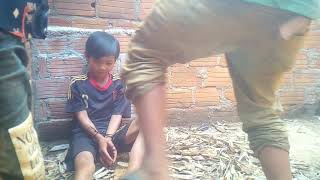 Bắt cóc. //phiên bản hài Jrai phần 1xem song cừời rách mồm