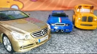 Видео про машинки Автосалон немецких автомобилей  Собираем Mercedes Benz Bburago машинки