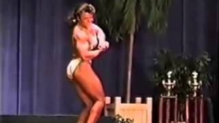 ♦ The Huge female bodybuilder Cindy Blaze