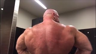 Swedish muscle bear showing his huge back