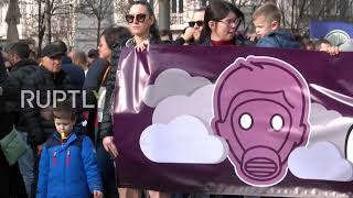 Serbia: Thousands protest air pollution in Belgrade