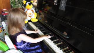 Kristina Korzun (4 yrs old Plays Piano and Sings) - Russian folk song