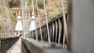 Puente de Occidente y Casa de las Dos Palmas