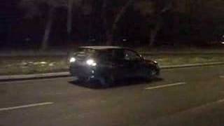 Almera Turbo vs GOLF V R32 TURBO 440HP